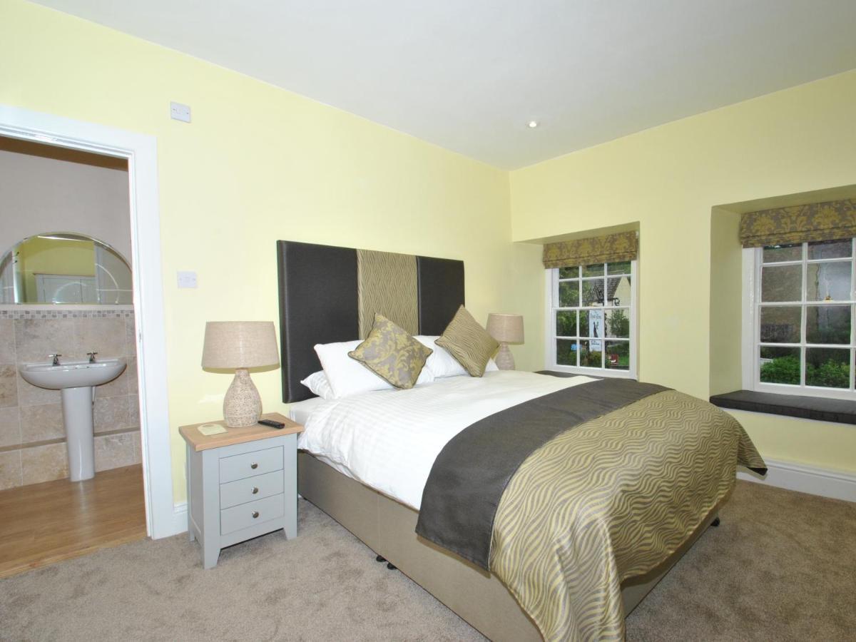 The Hood Arms Hotel Kilve Room photo